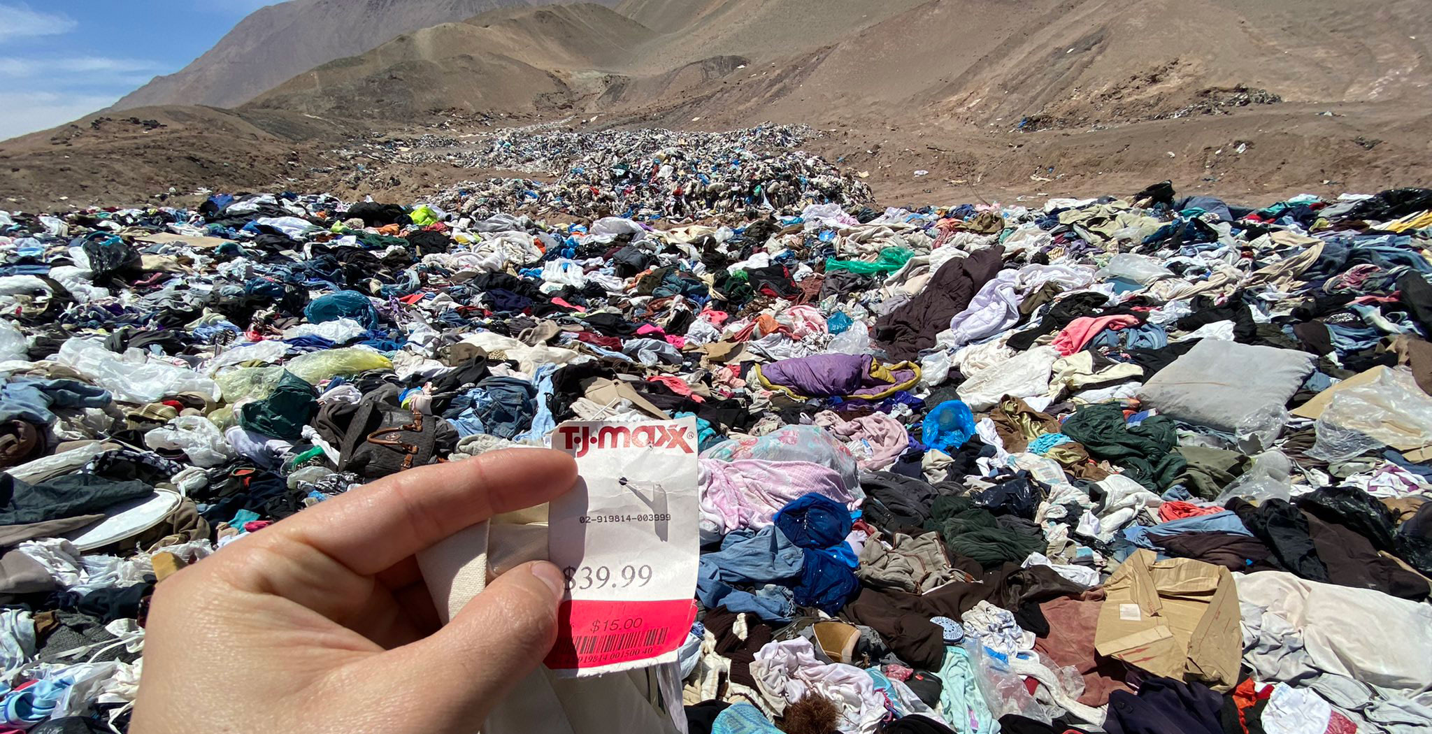 Vertedero de ropa en Atacama: el inmenso basurero del mundo en